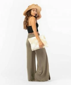 Aloha Collection MAX Day Palms White On Sand 7 Aloha Collection MAX Day Palms White On Sand