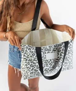 Aloha Collection Reversible Snow Leopard Holo Holo In Ghost