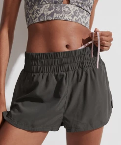 Varley Kallin Running Short Olive Stone